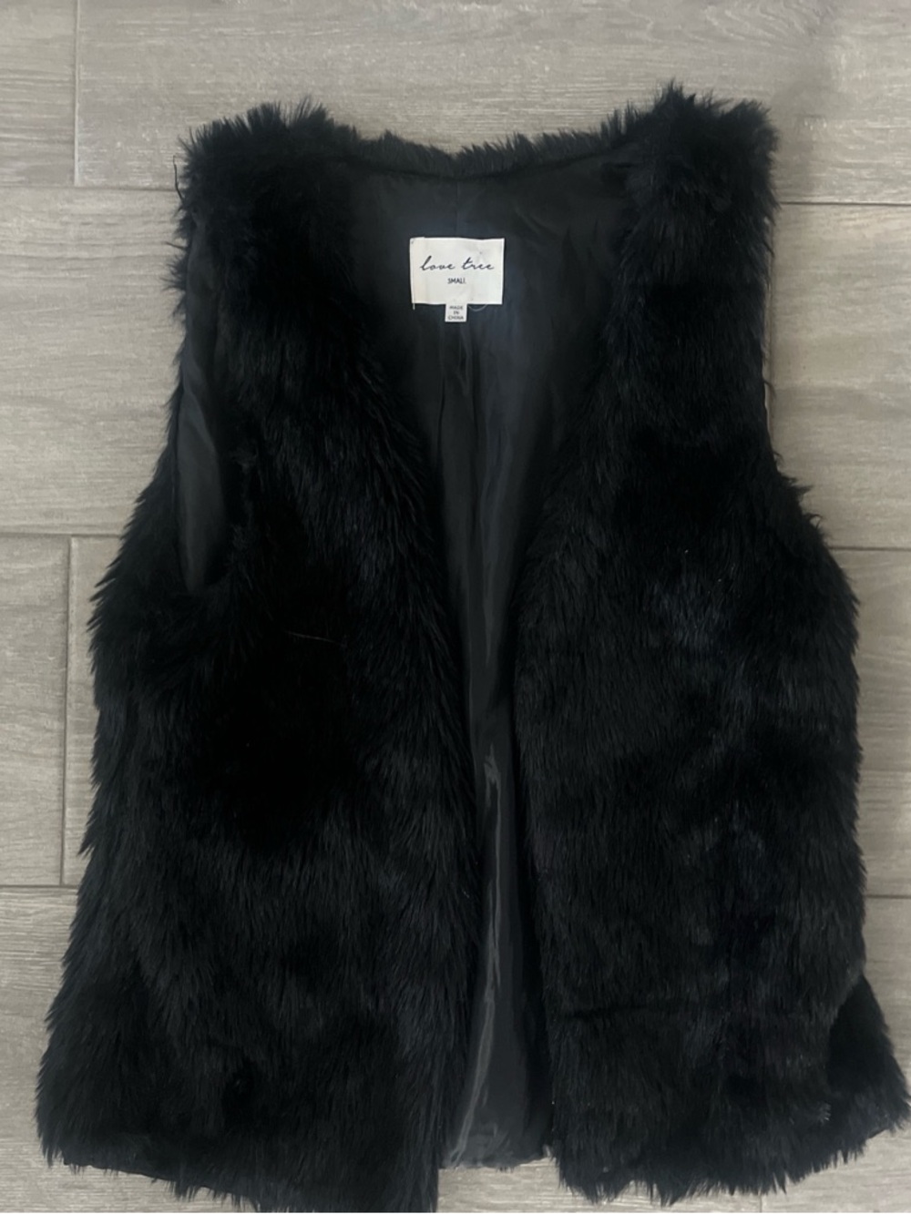 Love Tree Black Faux Fur Vest-size small - Picture 1 of 3